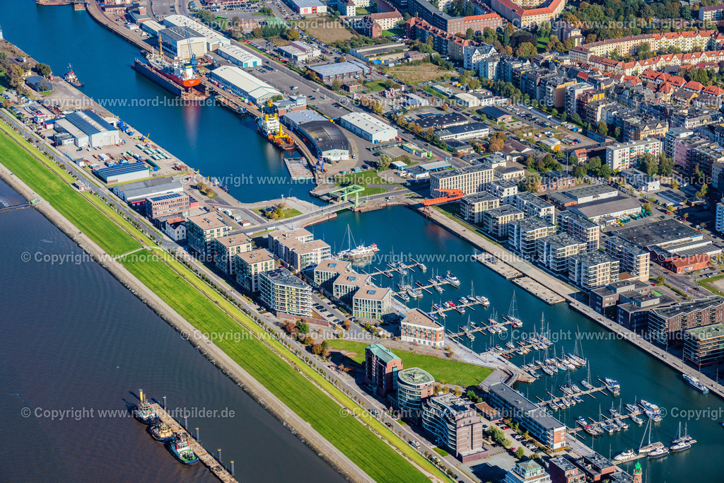Bremerhaven_Hafenbecken_imjaich_Lloyd_Marina_Bremerhaven_ELS_4961091022 | BREMERHAVEN 09.10.2022 Hafenanlagen des Lloyd Marina Bremerhaven im Bundesland Bremen, Deutschland. // Port facilities of Lloyd Marina Bremerhaven in the state of Bremen, Germany. Foto: Martin Elsen