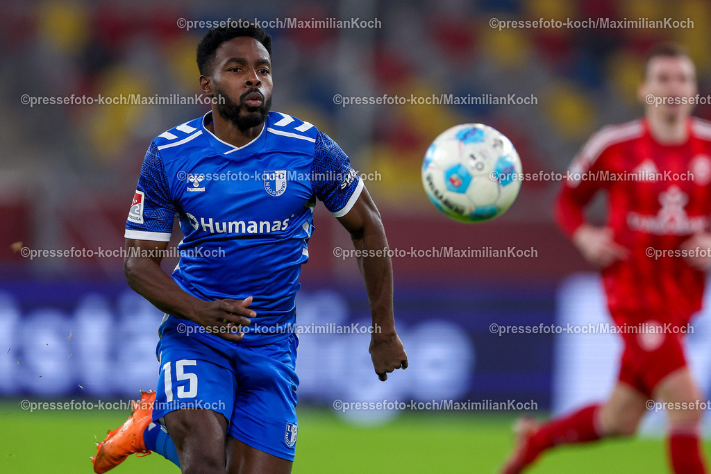 Due20122401078 | 20.12.2024, Fußball, Fortuna Düsseldorf - 1. FC Magdeburg, 2. Bundesliga, Merkur Spiel-Arena, Saison 2024 2025: Daniel Heber (1.FC Magdeburg #15)DFB regulations prohibit any use of photographs as image sequences and or quasi-video.