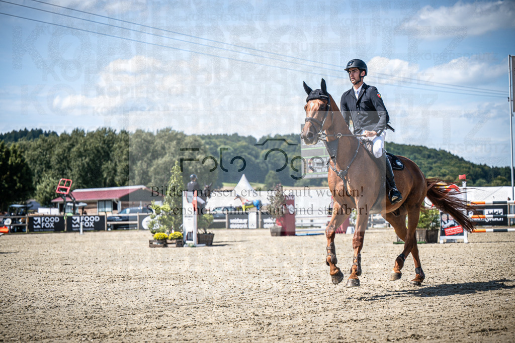 DOS_3624 | Entdecke hochwertige Reitturnierfotos von Foto Oger. Professionell, emotional und authentisch – jetzt Lieblingsmomente im Shop bestellen.Deutschlandweite Turnierfotografie. - Realisiert mit Pictrs.com