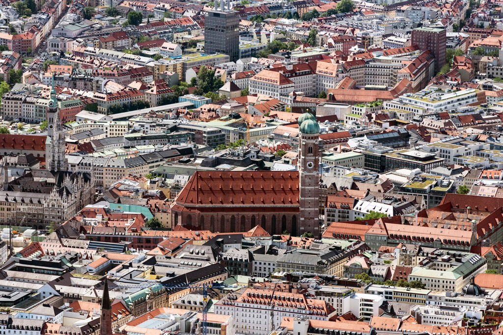 _0031245.jpg | MüNCHEN 24.05.2019 Stadtansicht des Innenstadtbereiches an der Frauenkirche in München im Bundesland Bayern, Deutschland. // City view on down town on Frauenkirche in Munich in the state Bavaria, Germany.