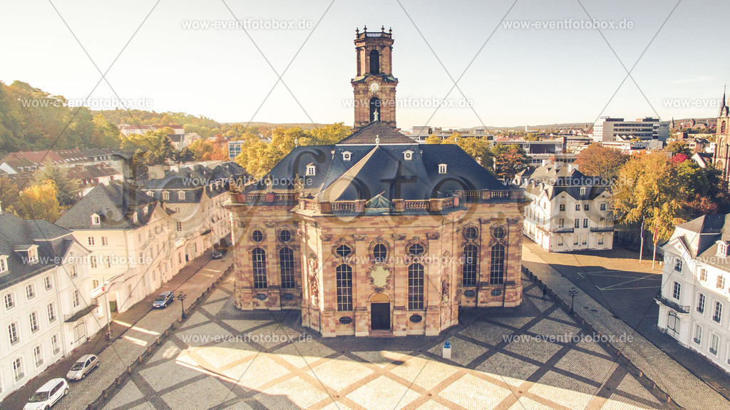 joyfoto-46 | Mieten Sie die WOW Eventfotobox für unvergessliche Momente auf Ihrer Hochzeit, Firmenfeier oder Party. Sofortdruck, Requisiten & Wow-Effekt garantiert! - Realisiert mit Pictrs.com