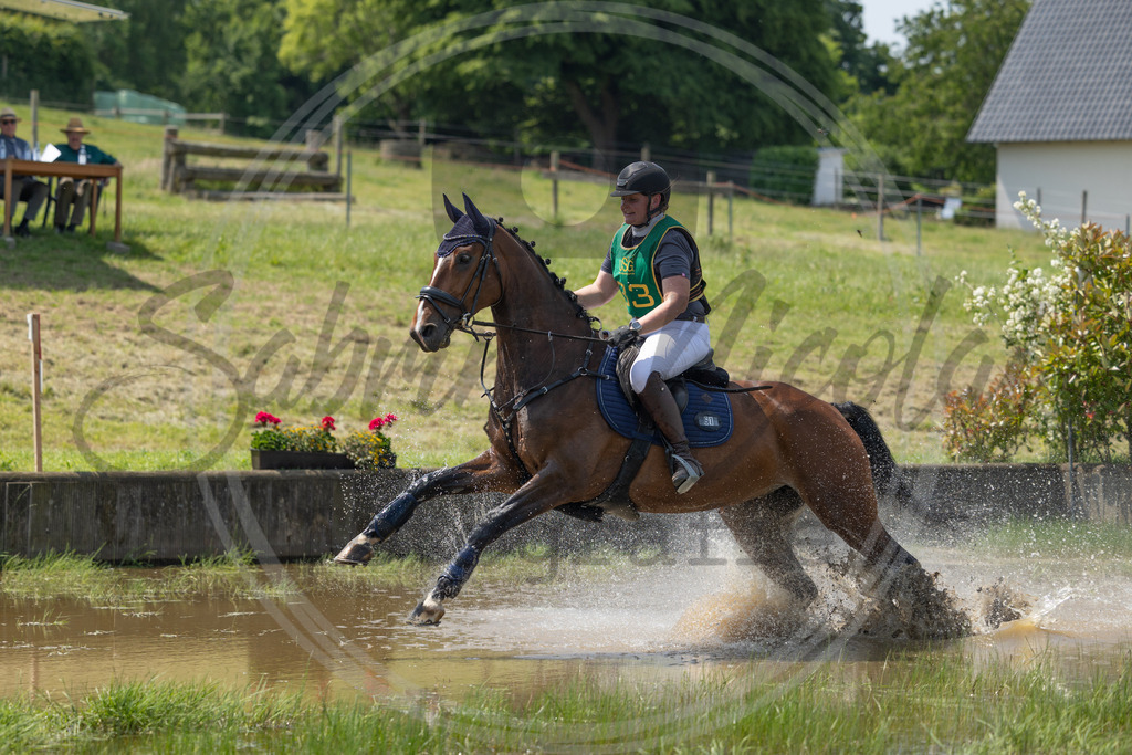 994A1018 | sabrinanicolaifotografie - Realisiert mit Pictrs.com