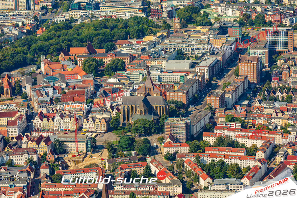 Luftbild Vs Google Maps  Marienkirche  Rostock -Das Luftbild wurde 2025 vom UL-Flugzeug heraus erstellt ( keine Drohnenluftbilder ) - Hochauflösende Luftaufnahme -Nicht vergleichbar mit Google Maps oder Satelittenbilder- Die Geschenkidee !Mit Lizenz und Bildrechte bestellbar
