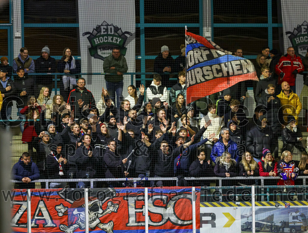 2023-11-03_085_TSV_Erding_gegen_ESC_Dorfen | Erding, Deutschland, 03.11.2023:
Eishockey, Bayernliga Vorrunde 2023 / 2024, 6. Spieltag, TSV Erding gegen ESC Dorfen, Endergebnis: 11:3

Foto: Christian Riedel / fotografie-riedel.net