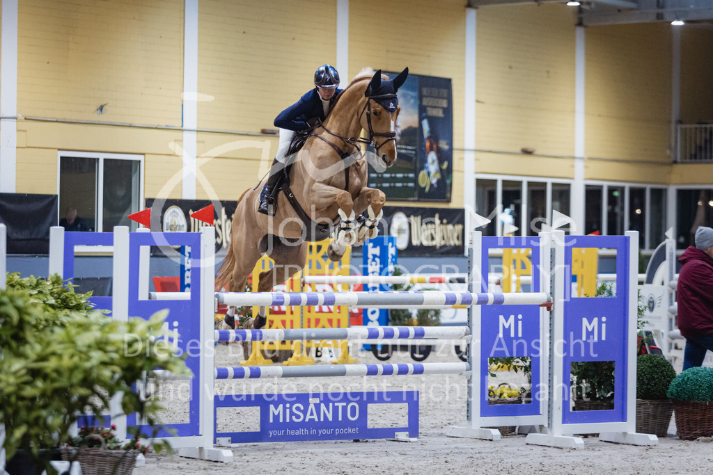 221216_Warstein_Youngster-M-445 | Deine schönsten Turniermomente als professionelle Fotos! Entdecke hochwertige Pferdesport-Fotografie im Online-Shop. Jetzt Fotos finden & bestellen!