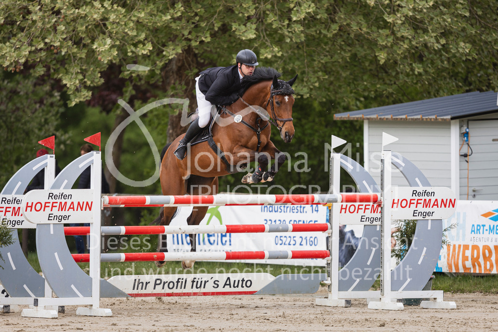 250504_SpengeW_M2-Spr-412 | Deine schönsten Turniermomente als professionelle Fotos! Entdecke hochwertige Pferdesport-Fotografie im Online-Shop. Jetzt Fotos finden & bestellen!