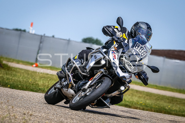 0888-260530DCB-048_888 | Deine Full-Service-Agentur für ✔️Videoproduktionen und ✔️Motorsportfotografie Jetzt Angebot anfragen!