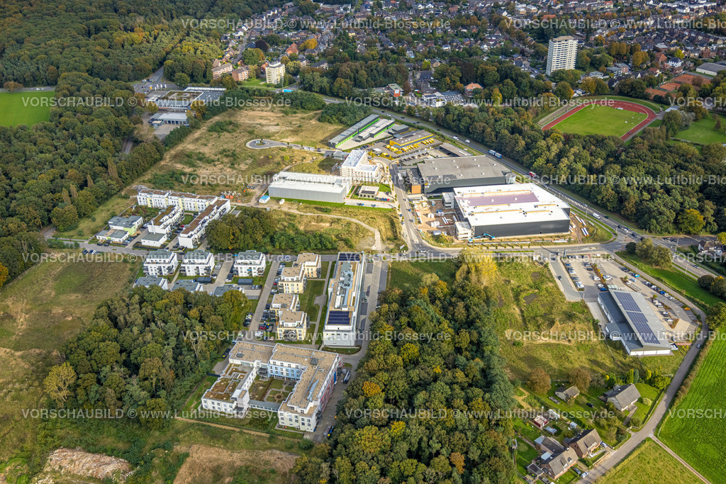 Emmerich241010595 | Luftbild, Neubebauung Kasernengelände ehemalige Moritz-von-Nassau-Kaserne, Baugebiet Georg-Elser-Straße, neues Wohngebiet Moritz-von-Nassau-Straße und Mona Gewerbepark, Emmerich, Emmerich am Rhein, Nordrhein-Westfalen, Deutschland