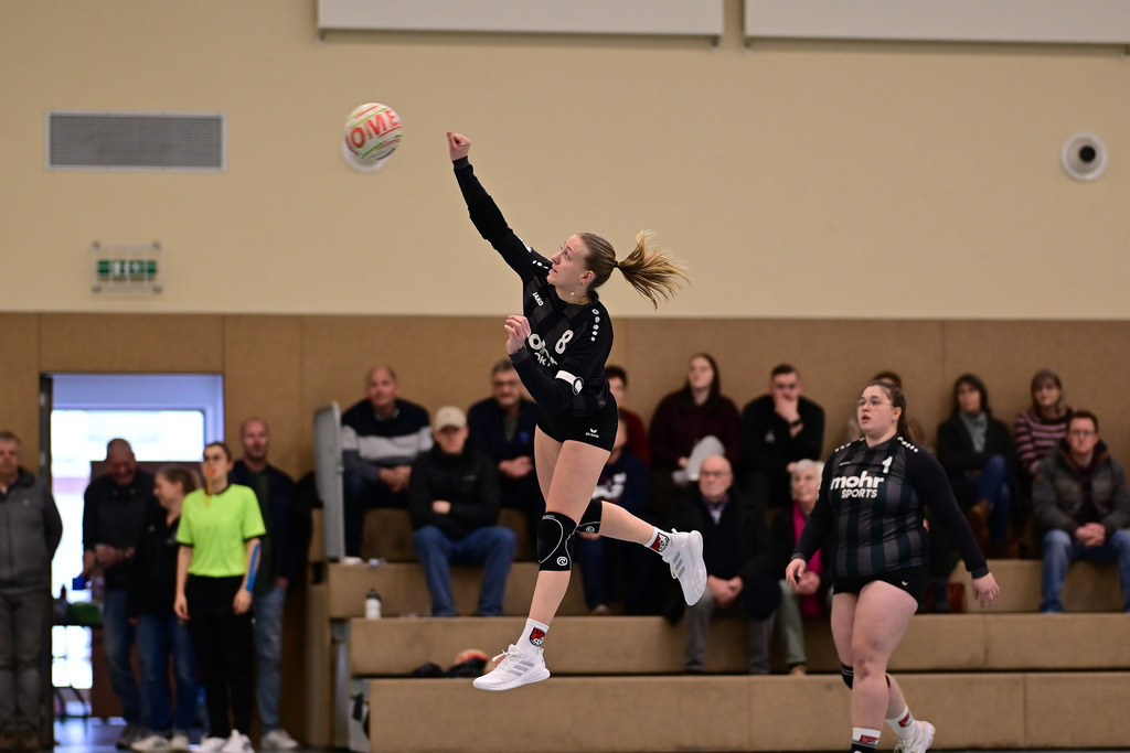 Faustball I Frauen I Saison 2025-2026 I Bundesliga Nord I 7c. Spieltag I MTV Wangersen - Ohligser TV | Der Sportfotograf. - Realisiert mit Pictrs.com