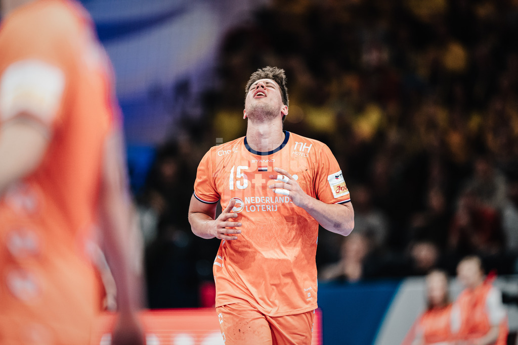 Handball | Herren | EHF EURO 2024 | European Championshop Men 2024 Final Tournament | Norwegen vs. Niederlande | 19.01.2024 | Lars Kooij (#15, Holland, NED) ärgert sich