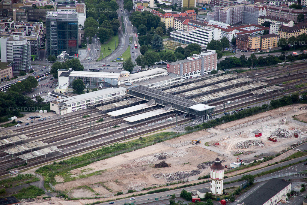 Luftbild: Hauptbahnhof im Ortsteil Weststadt in Heidelberg im Bundesland Baden-Württemberg in Deutschland. Foto: IMG_090818.jpg vom 04.07.2016 durch Werner Riehm/FLY-FOTO.de