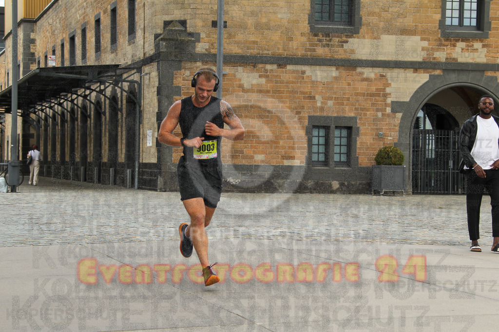 250920_1317_EV4_5191 | Sportfotografie im Rhein-Sieg Kreis, Köln, Bonn, NRW, Rheinland Pfalz, Hessen, etc. Unser Tätigkeitsfeld umfasst den Laufsport vom Volkslauf über den Marathon, Duathlon, Triathon bis zum Ultralauf wie Kölnpfad Ultra oder Schindertrail.