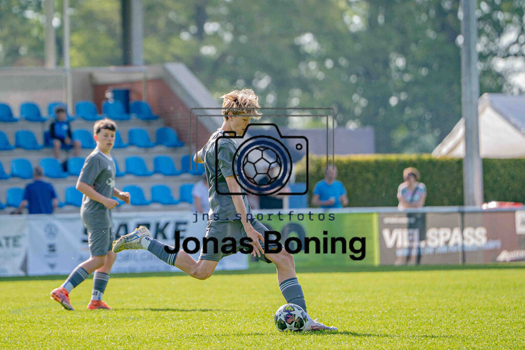 Fußball I C-Junioren I Saison 2025-2026 I Pfingsturnier Langförden I 12238 | jns.sportfotos - Realisiert mit Pictrs.com