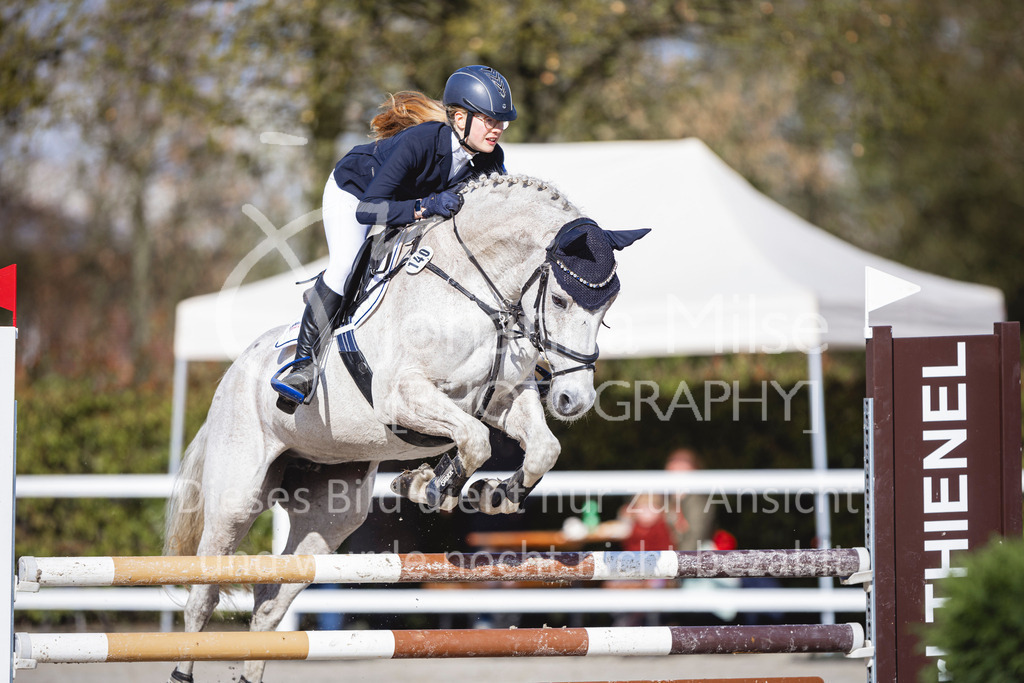 240424_Lemwerder_Stil-L-123 | Deine schönsten Turniermomente als professionelle Fotos! Entdecke hochwertige Pferdesport-Fotografie im Online-Shop. Jetzt Fotos finden & bestellen!