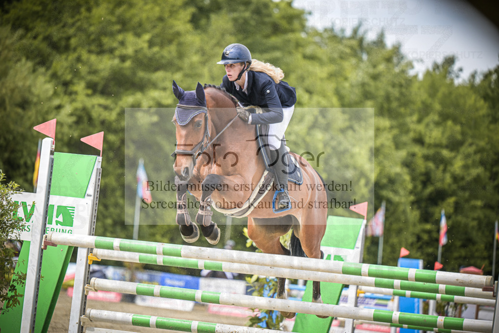 DOS_4989 | Entdecke hochwertige Reitturnierfotos von Foto Oger. Professionell, emotional und authentisch – jetzt Lieblingsmomente im Shop bestellen.Deutschlandweite Turnierfotografie. - Realisiert mit Pictrs.com