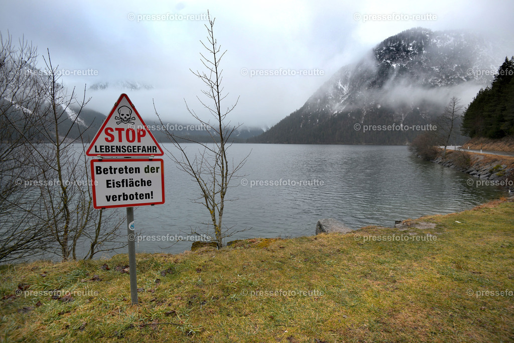 welltvi-plansee-Morgen-Stimmung-trueb-11012020-WTV_0589 | Info aus dem Bezirk Reutte/Ausserfern Tirol sowie eine umfangreiche Bilddatenbank über die gesamte Region: Lechtal, Talkessel Reutte, Tannheimertal, Zwischentoren. Lech, Plansee, Zugspitze, Grenztunnel, B179, Fernpassstraße, Verkehr, Lawinen, Tradition, - Realisiert mit Pictrs.com