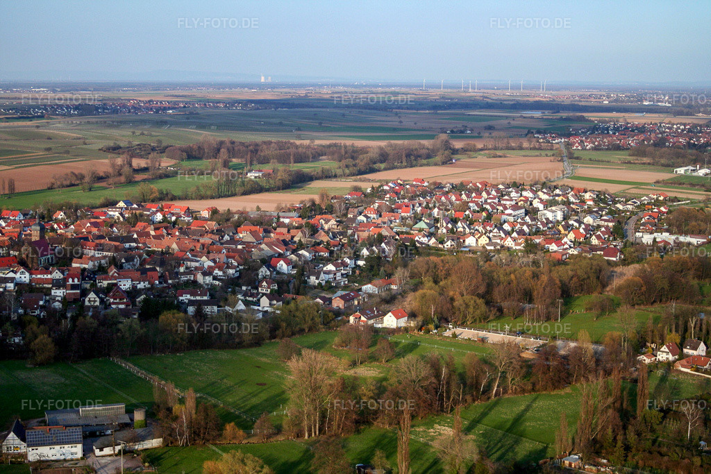 Luftbild: Ortsansicht von Südwesten im Ortsteil Ingenheim in Billigheim-Ingenheim im Bundesland Rheinland-Pfalz in Deutschland. Foto: IMG_1409.jpg vom 07.04.2006 durch Werner Riehm/FLY-FOTO.de