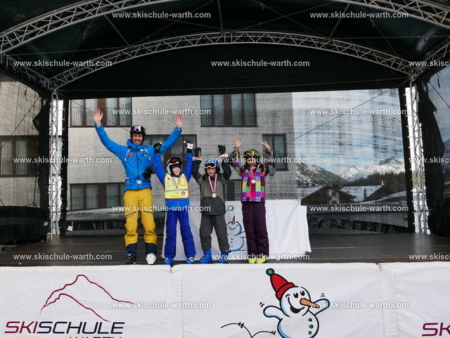 Gruppe Luca | Photos von der Skischule Warth - Realisiert mit Pictrs.com