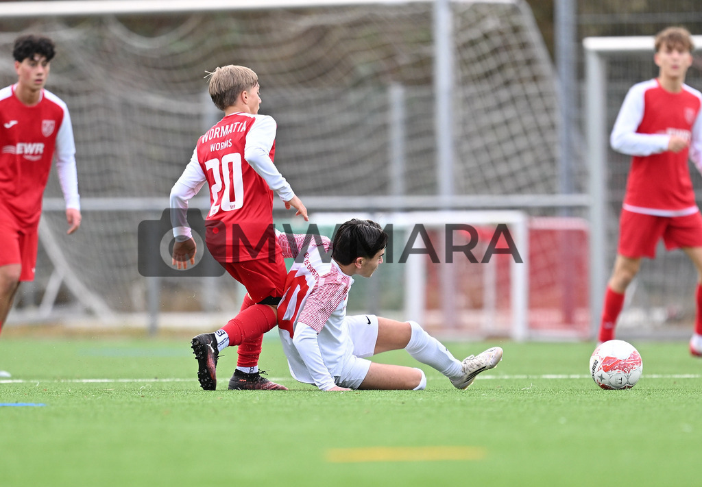 Fussball I Herren I Saison 2025-2026 I Bundesliga I 6. Spieltag I Eintracht Frankfurt - FC Bayern München  | MWMARA - Realisiert mit Pictrs.com