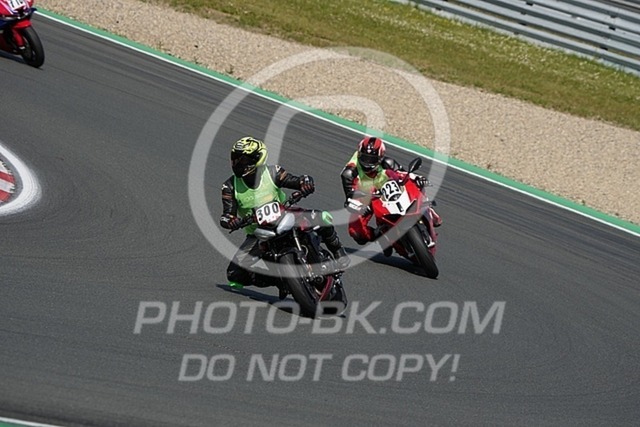 2025_05_12_PBK_16637 | Sportfotografie; SlowMotion; Video; Rennstrecke; Hafeneger; Speer; Racing; RSE; BMW; CBO; Trackday; Motorsportarena; Hockenheimring; Brno; Most; Barcelona; Valencia