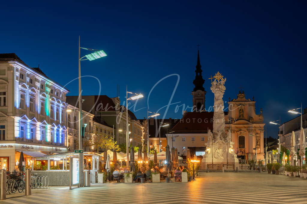 St. Pölten | Rathausplatz am Abend