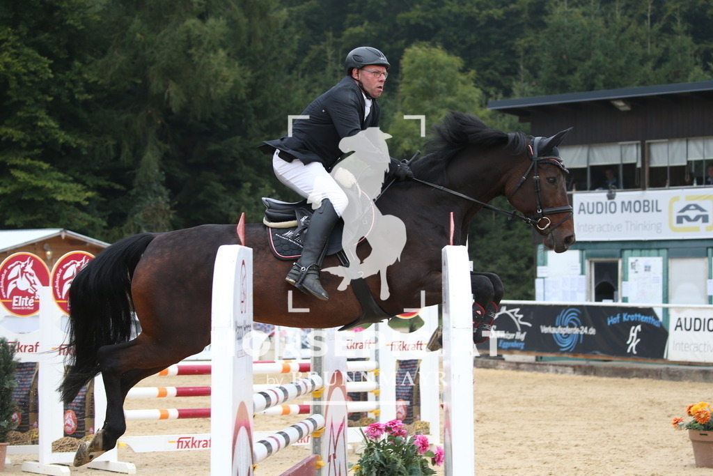 DL2Q4032 | Willkommen bei Brunnmayr - Design & Fotografie – Ihrem Spezialisten für Reitturniere und Pferdeveranstaltungen in Oberösterreich, Salzburg und Bayern! Seit über 17 Jahren sind wir leidenschaftlich dabei.