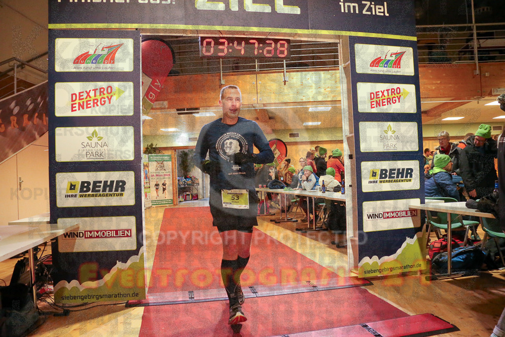241208_1250_EX1_7971 | Sportfotografie im Rhein-Sieg Kreis, Köln, Bonn, NRW, Rheinland Pfalz, Hessen, etc. Unser Tätigkeitsfeld umfasst den Laufsport vom Volkslauf über den Marathon, Duathlon, Triathon bis zum Ultralauf wie Kölnpfad Ultra oder Schindertrail.