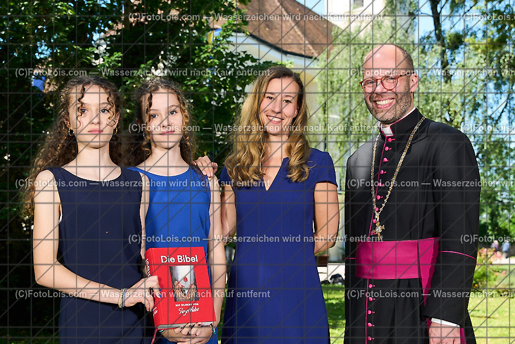 ALP1339_PfarrFirmung Wieselburg_Firmling-PateIn_Familie | (C)FotoLois.com, Alois Spandl, Firmung in der Pfarrkirche Wieselburg mit Generalvikar Dr. Christoph Weiss, Dechant Pfarrer Daniel Kostrzycki und Monignore Franz Dammerer, Sa 15. Juni 2024.