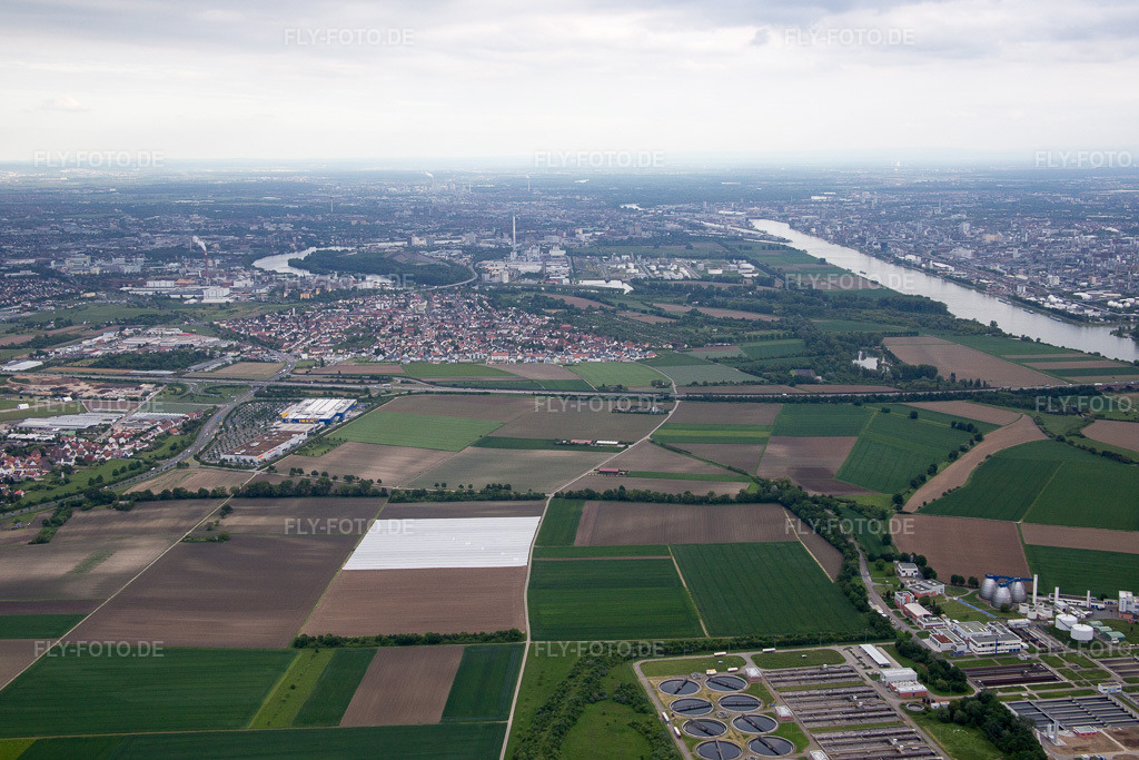 Luftbild: Sandhofen, Kläranlage im Ortsteil Sandhofen in Mannheim im Bundesland Baden-Württemberg in Deutschland. Foto: IMG_089012.jpg vom 20.05.2016 durch Werner Riehm/FLY-FOTO.de