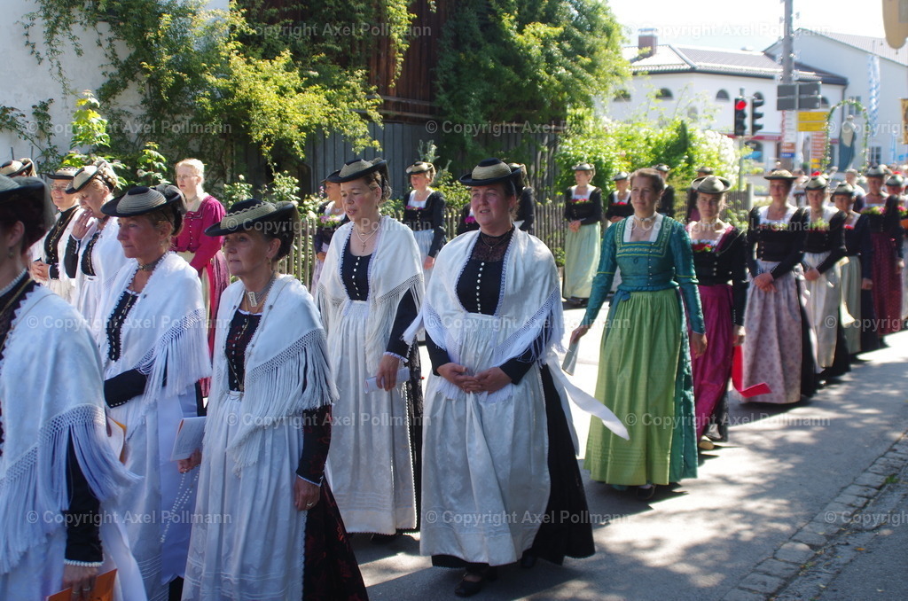 IMGP4239 | fotografiert von Axel PollmannLeonhardi Wallfahrt Benediktbeuern und Murnau, Fronleichnam, Fasching, Landschaft im Loisachtal und Benediktbeuern  - Realisiert mit Pictrs.com