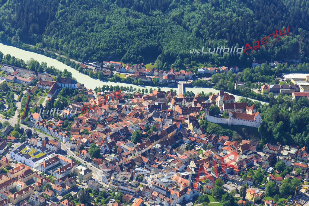 Luftbild von  Fuessen - Luftaufnahme wurde 2015 von https://frankenair.de mittels Flugzeug (keine Drohne) erstellt - die Geschenkidee