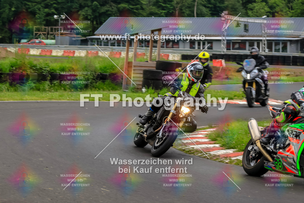 VBK-6183 | Hier findet Ihr Bilder von Touristenfahrten auf der Nürburgring Nordschleife oder von anderen Veranstaltungen die ich besucht habe. Viel Spass beim Durch Schauen 