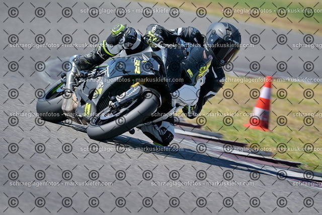 26bt04-0735 | markuskiefer.com - Realisiert mit Pictrs.com