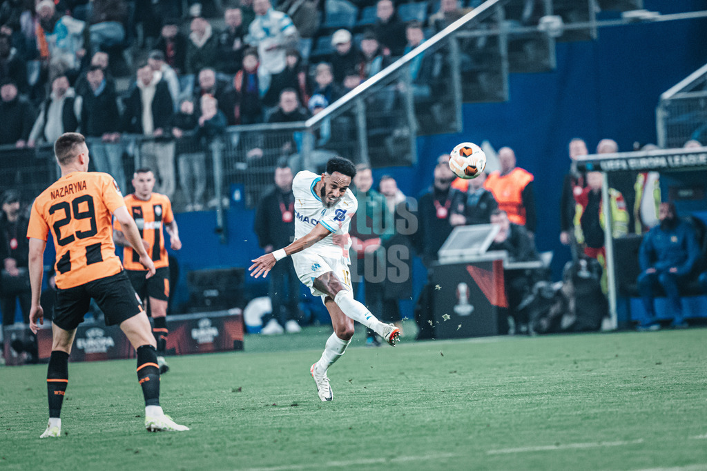 Fußball | Herren | Saison 2023/2024 | Play-Offs Europa League | FC Shakhtar Donetsk (UKR) vs. Olympique Marseille (FRA) | 15.02.2024 | Pierre-Emerick Aubameyang (#10, Olympique Marseille) schießt aufs Tor