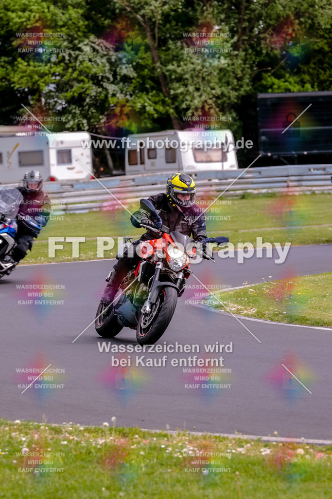 MotoTeamVBK-20822 | Hier findet Ihr Bilder von Touristenfahrten auf der Nürburgring Nordschleife oder von anderen Veranstaltungen die ich besucht habe. Viel Spass beim Durch Schauen 