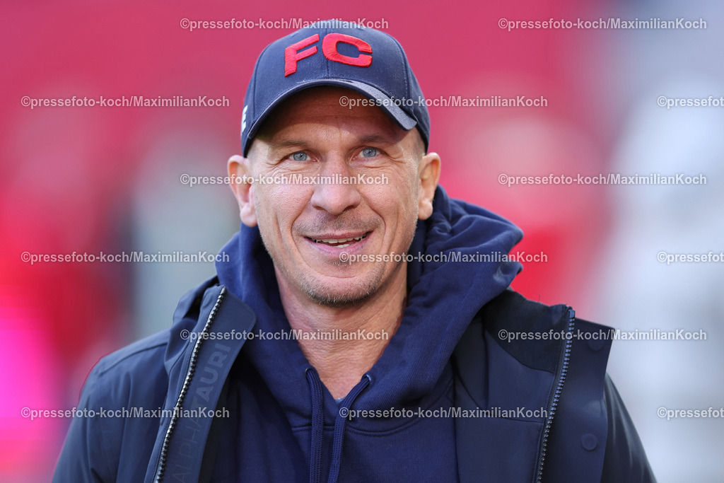 1FC30112401003 | 30.11.2024, Fußball, 1. FC Köln - Hannover 96, 2. Fußball Bundesliga, RheinEnergieSTADION, Saison 2024 2025: Trainer Gerhard Struber (Cheftrainer 1.FC Köln)DFB regulations prohibit any use of photographs as image sequences and or quasi-video.