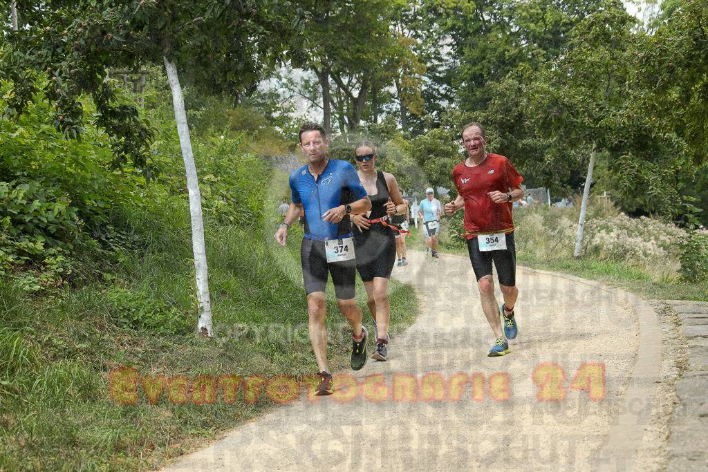 250824_1342_EX1_3324 | Sportfotografie im Rhein-Sieg Kreis, Köln, Bonn, NRW, Rheinland Pfalz, Hessen, etc. Unser Tätigkeitsfeld umfasst den Laufsport vom Volkslauf über den Marathon, Duathlon, Triathon bis zum Ultralauf wie Kölnpfad Ultra oder Schindertrail.