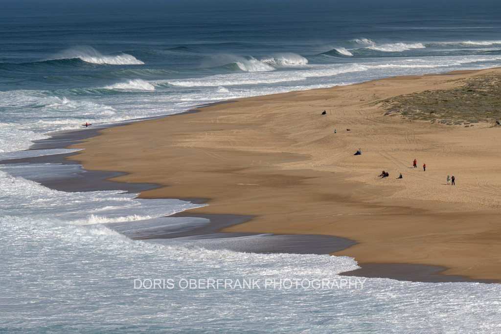Watching the curls  | Nazaré: Watching the curls  - Realisiert mit Pictrs.com