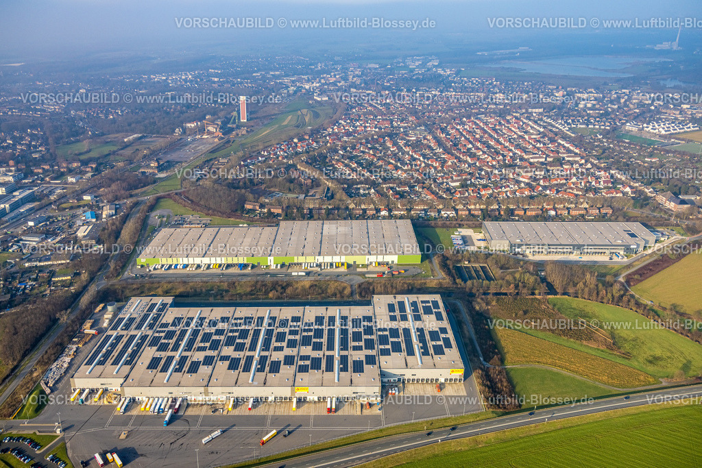 Kamp-Lintfort260101363 | Luftbild, duisport logport IV, Logistik Gewerbegebiet Norddeutschlandstraße, Solardach, hinten der Zechenpark Friedrich Heinrich und Förderturm, Ortsansicht Kamp-Lintfort Süd, Lintfort, Kamp-Lintfort, Ruhrgebiet, Nordrhein-Westfalen, Deutschland