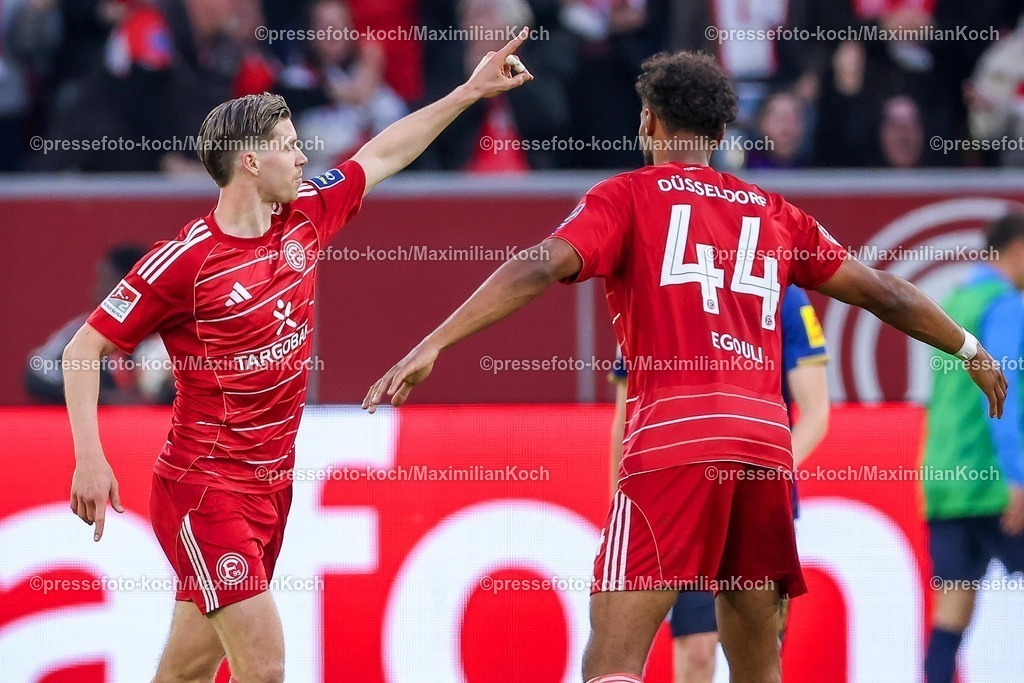 F9510042601094 | 10.04.2026, Fußball, Fortuna Düsseldorf - Holstein Kiel, 2. Fußball Bundesliga, Herren, Merkur Spiel-Arena, 29. Spieltag, Saison 2025 2026: Torjubel nach dem Tor zum 1:1 durch Torschütze Cedric Itten&nbsp;(Fortuna Düsseldorf #13)  zusammen mit  Elias Aboulguie Egouli (Fortuna Düsseldorf #44)   DFB regulations prohibit any use of photographs as image sequences and or quasi-video.