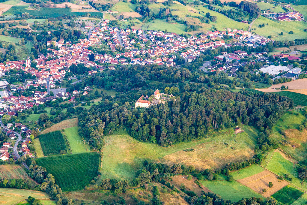 Luftbild: Erfahrungsfeld Schloss Reichenberg in Reichelsheim im Bundesland Hessen in Deutschland. Foto: IMG_142684.jpg vom 19.07.2024 durch Werner Riehm/FLY-FOTO.deSchloss Reichenberg