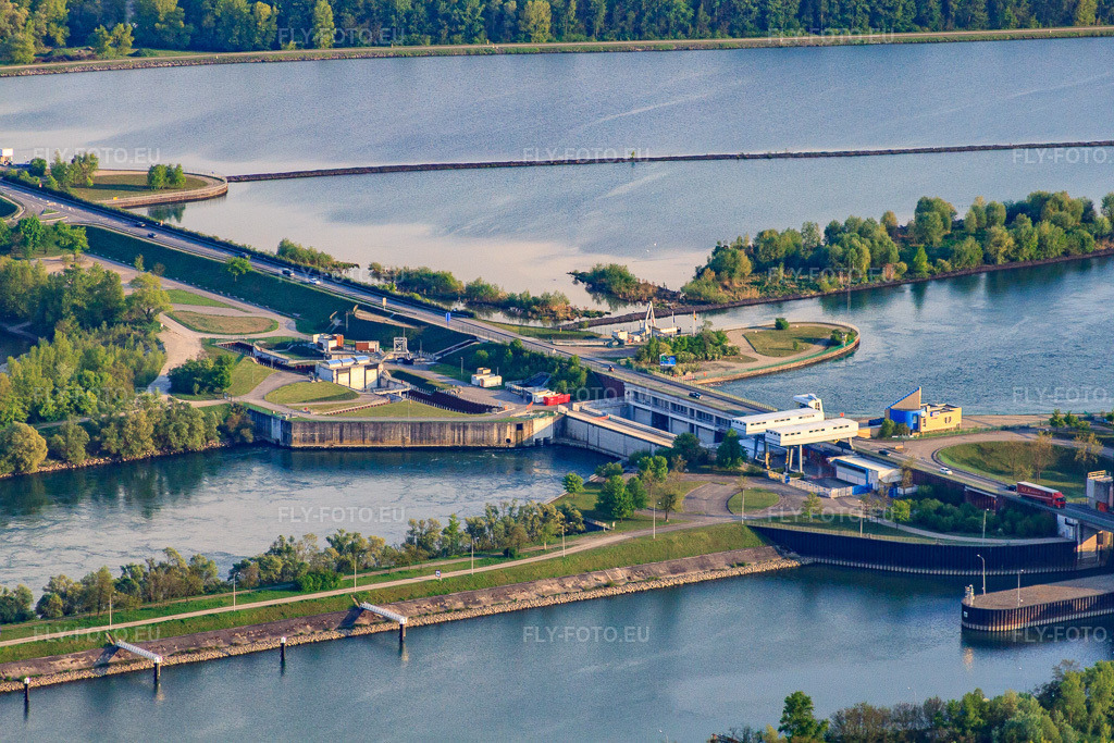 Vue aérienne: Pont de Gambsheim, écluse sur le Rhin à Gambsheim dans le département Bas Rhin, France – .Photo: IMG_39549.jpg prise le 14/04/2011 par Werner Riehm/FLY-FOTO.eu – Résolution de l'original: 4752 x 3168 px