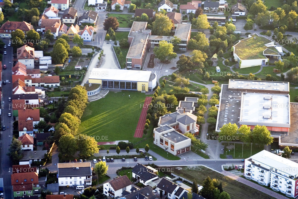 Maximiliansau, Schulzentrum | Luftbild: Maximiliansau, Schulzentrum im Ortsteil Maximiliansau in Wörth im Bundesland Rheinland-Pfalz in Deutschland. Foto: IMG_3987.jpg vom 21.09.2006 durch Werner Riehm/FLY-FOTO.de - Realisiert mit Pictrs.com