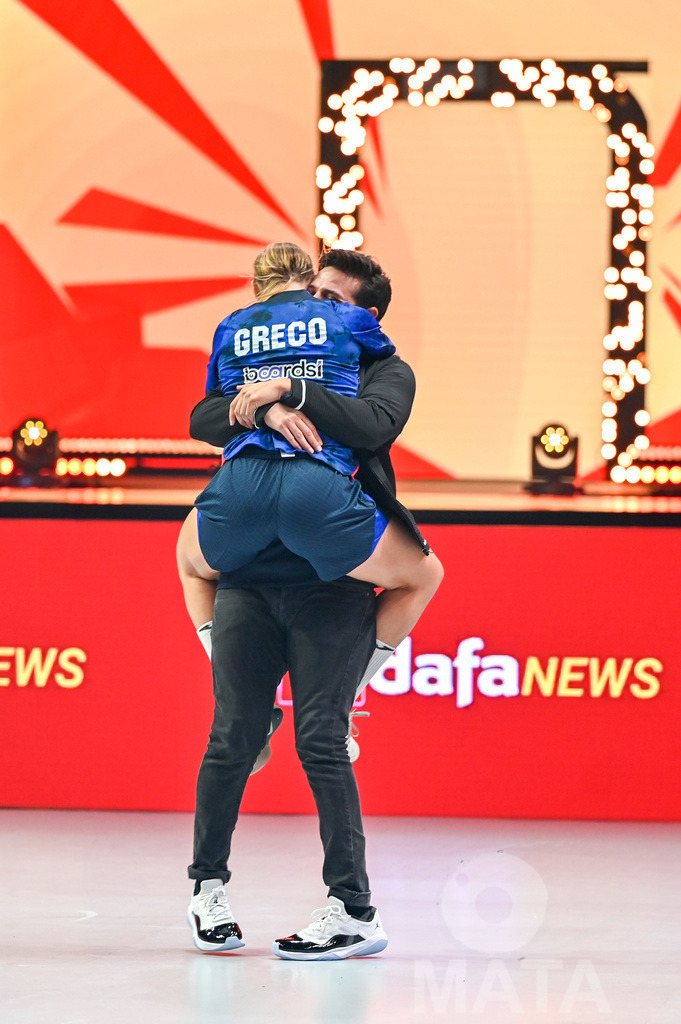 _DWI6043 | Anna Iszak vs Carolyn Greco beim Frauen- Single  Ungarn vs. USA bei der Teqball Weltmeisterschaft 2022 in der Kia Metropole Arena. Nürnberg, 27.11.2022 - Realisiert mit Pictrs.com