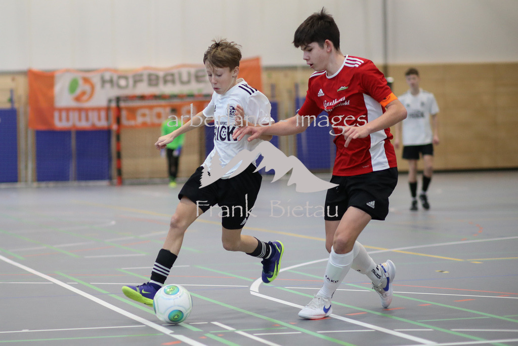 OE7A8624 | Gruppenspiel / Sturm Hauzenberg - FC Dingolfing (weiß)