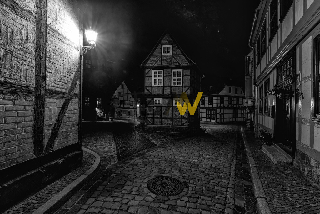 quedlinburg-fachwerkhaus-nacht-sterne_swx | Hochauflösende und hochwertige Bilder und Fotos.Kommerzielle oder private Nutzung ✔ Bilder downloaden✔ Acryl ✔ Leinwand ✔ Poster ✔
 - Realisiert mit Pictrs.com