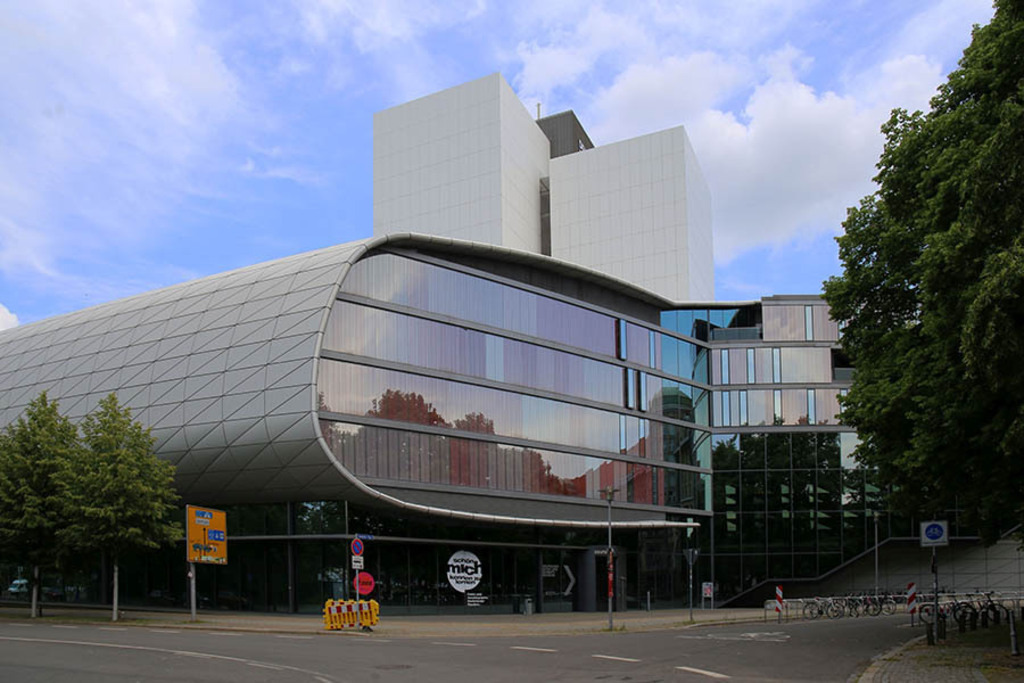 Deutsches Buch- und Schriftmuseum | Das Team hinter BILDLEXIKON LEIPZIG bündelt historische wie aktuelle Informationen über die Stadt Leipzig in Text und Bild auf einer Plattform und stellt diese der interessierten Öffentlichkeit zur Verfügung.