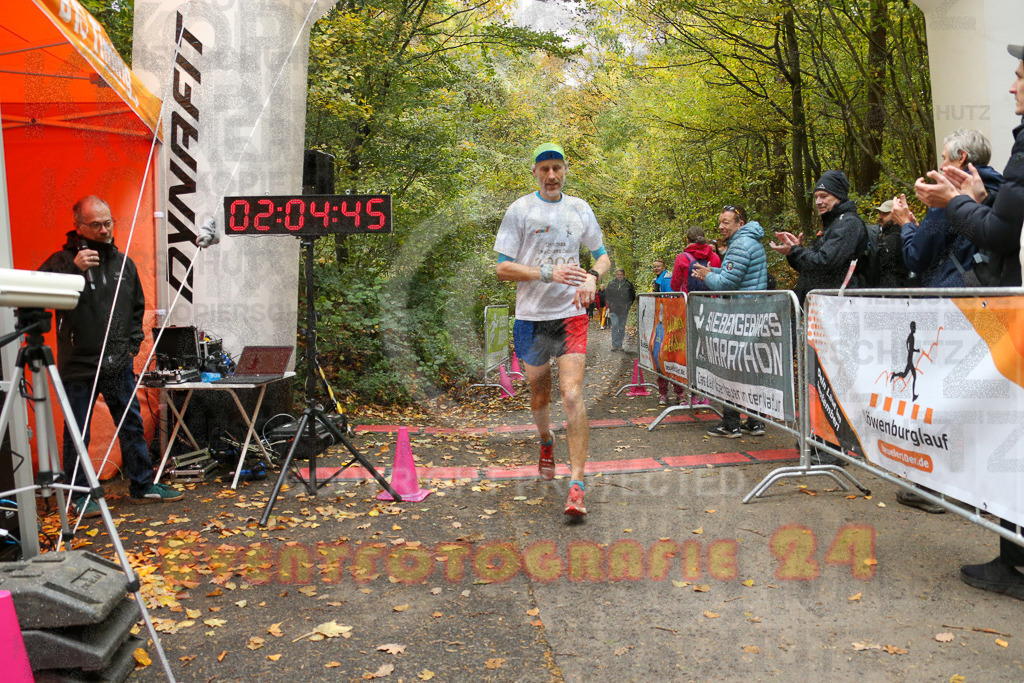 251026_1206_EX1_9890 | Sportfotografie im Rhein-Sieg Kreis, Köln, Bonn, NRW, Rheinland Pfalz, Hessen, etc. Unser Tätigkeitsfeld umfasst den Laufsport vom Volkslauf über den Marathon, Duathlon, Triathon bis zum Ultralauf wie Kölnpfad Ultra oder Schindertrail.