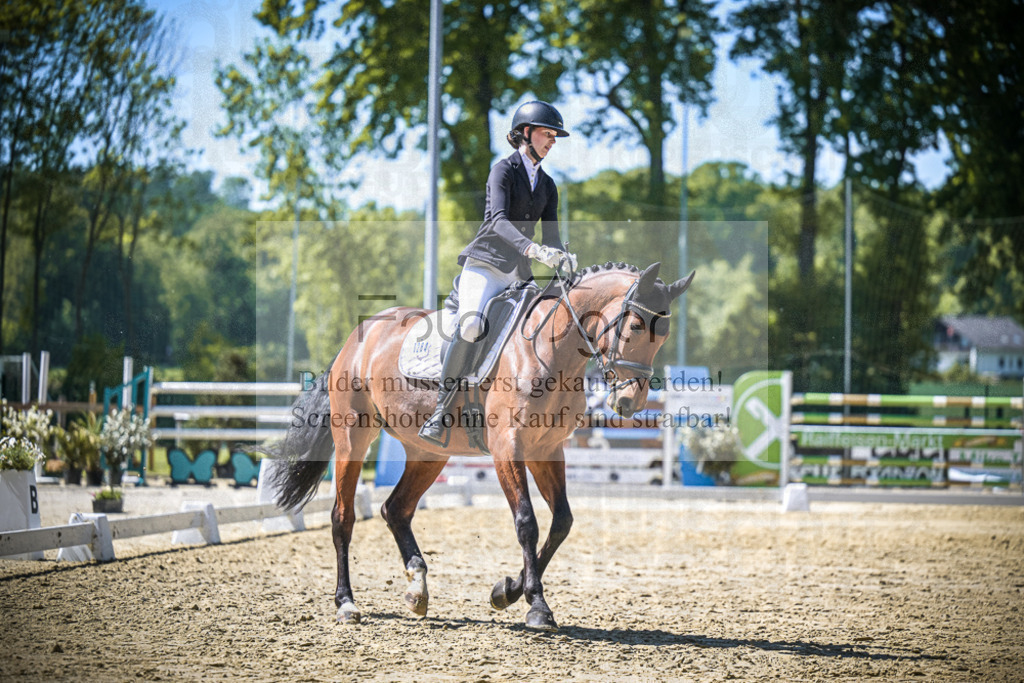 DOS_9268 | Entdecke hochwertige Reitturnierfotos von Foto Oger. Professionell, emotional und authentisch – jetzt Lieblingsmomente im Shop bestellen.Deutschlandweite Turnierfotografie. - Realisiert mit Pictrs.com