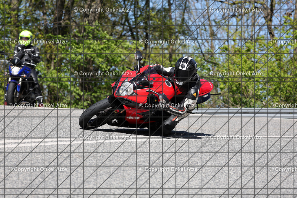IMG_7334 | Fotograf am Kyffhäuser. Onkel Atze. Kyffhäuser Rennstrecke. Café36. Motorsportfotografie. - Realisiert mit Pictrs.com